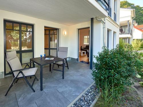 Κήπος έξω από το Villa Beatrice in Binz - WG 2 mit Terrasse strandnah