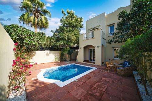 Fotografie z fotogalerie ubytování ALH Vacay - Springs 8 - 2 Bedrooms with Maid room v Dubaji