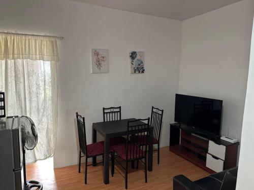 TV a/nebo společenská místnost v ubytování Cebu City Apartment 1 bedroom