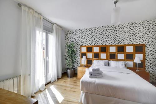 Big Stylish and Modern Apartment in Madrid Centre