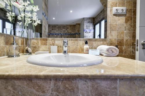 Big Stylish and Modern Apartment in Madrid Centre