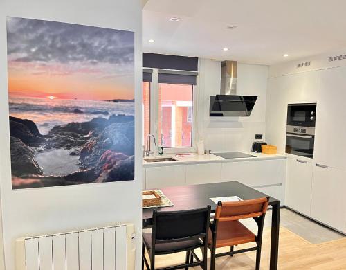 SMALL LUX BEACHCITY LONG STAY FREE PARKiNG