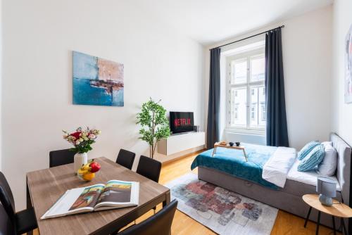 Spacious apartment near Karlin Square