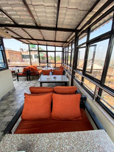 Un lugar para sentarse en Hotel Durbar Side