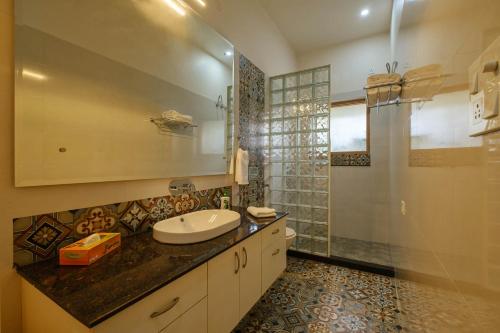 Bilik mandi di Shree Nikunj - A Luxury Boutique Homestay in Jaipur