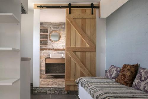 Φωτογραφία από το άλμπουμ του Stone Cozy Studio in Nimporio σε Ανημποριό