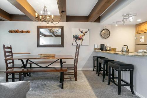 009 Vail International condo – Photos 3
