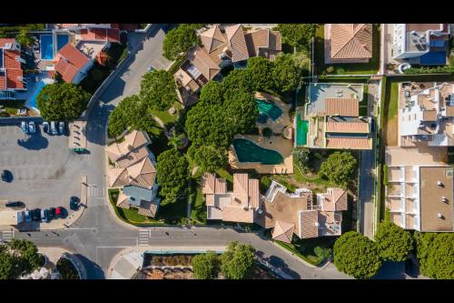 Falésia Modern Flat W/Balcony & Pool by LovelyStay