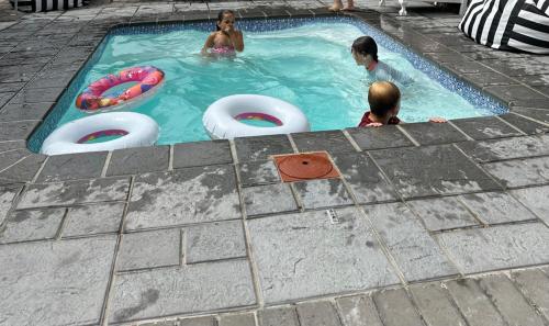 Kolam renang di atau dekat dengan La Casita