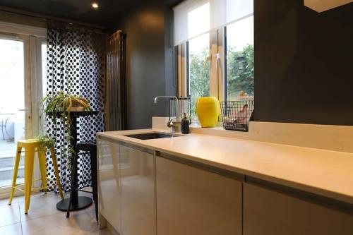Stylish townhouse 15 mins to Laines & Seafront photo 13