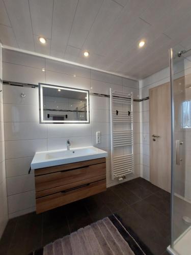 Koupelna v ubytování Moderne Ferienwohnung - neu renoviert - ruhige Lage