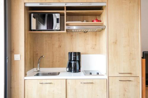 Dapur atau dapur kecil di Thalazur Antibes - Résidence & Spa