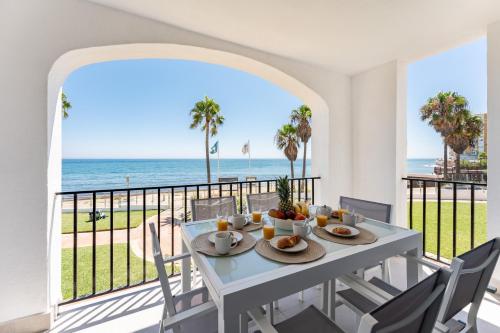 Dona Lola Renata front line beach duplex apartment with stunning sea views Close to Marbella - Mijas Costa