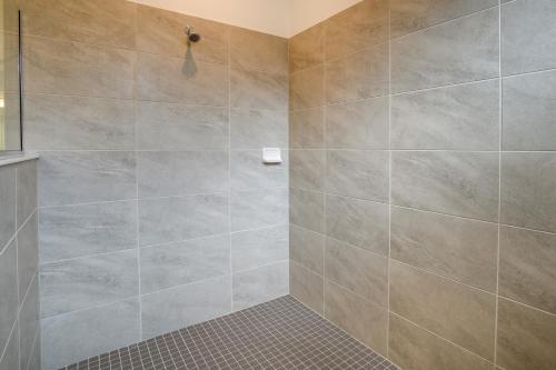 Bilik mandi di Fort Myers Oasis with Private Pool and Hot Tub!