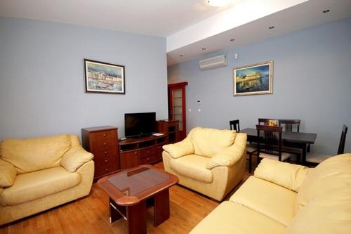 Posezení v ubytování Plava Vila Beach Apartments Sveti Stefan