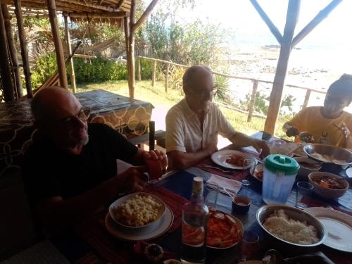 Makanan di atau berdekatan homestay