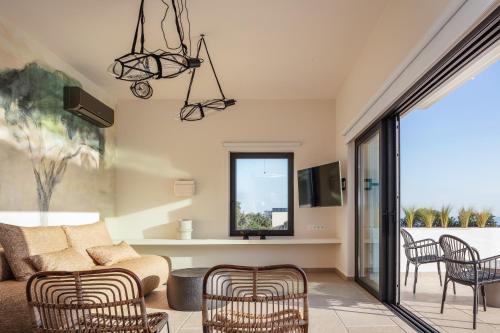 Posezení v ubytování Harisma Villa, with Sensory Design & Prime Spot, By ThinkVilla
