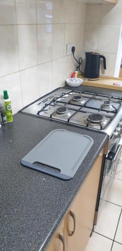 Dapur atau dapur kecil di The Grove- 3 Bed Detatched House Wolverhampton- Families and Contractors- Near Town Centre and Molineux Stadium