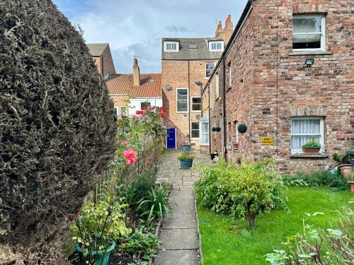 Gillygate Nest with Free Allocated Parking photo 25