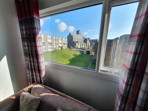 Fotografie z fotogalerie ubytování F5 Near BARRY ISLAND PRIVATE AIRPORT Parking x 2 Cars Or Vans Free Wifi Washer Hob & Cooker Welcome Tray Provided v destinaci Barry