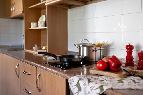  Apartaments Sant Bernat -  Chambre  photo :   Tea/Coffee maker    Bath    Safety deposit box                           