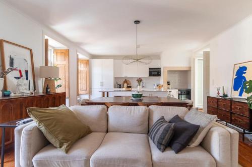 Casa das Flores 4BR + Office Space and A/C