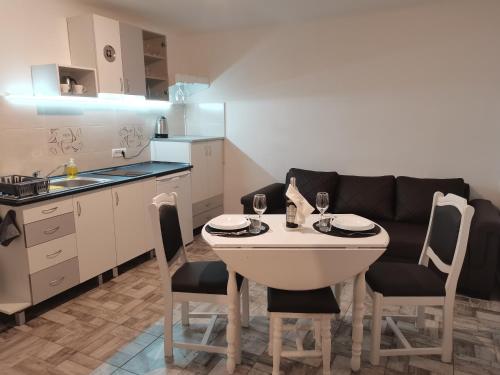 Η κουζίνα ή μικρή κουζίνα στο Carla's place Ap 2