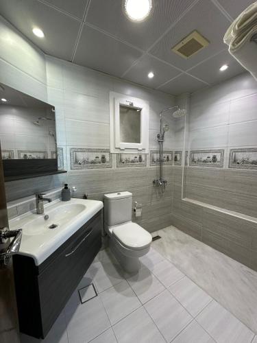 Un baño de Kama Place
