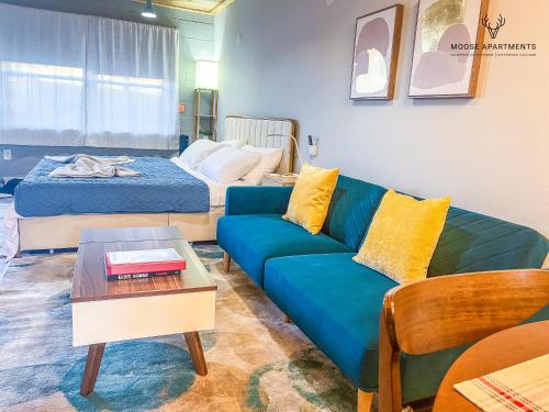 Zona de estar de The Moose #5 - Modern Comfy Studio with King Bed, Free Parking & Fast WiFi