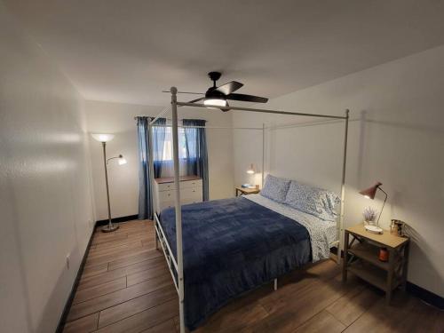 a bedroom with a bed and a ceiling fan at *Msg for 5%off*2Bed1Bath QueenBeds NorthPHX in Phoenix