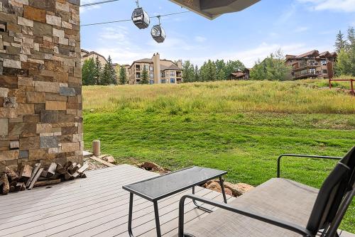 Zahrada ubytování Enclave 110, Snowmass Ski-In/Ski-Out Condo w/Shared Pool/Hot Tub/Gym/WiFi