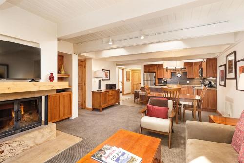 Chateau Blanc Unit 13 – Photos 3