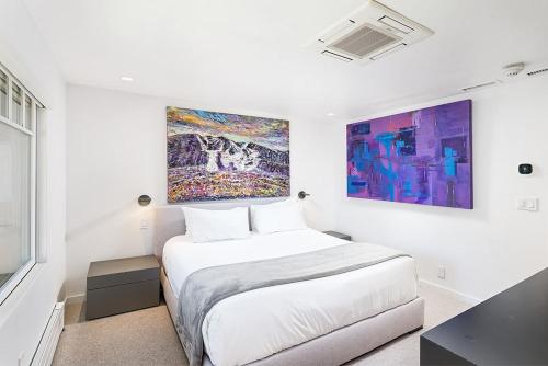 Fasching Haus Unit 390, Luxury Penthouse w/ Exceptional Views, Beautiful Decor, and Natural Light photo 2