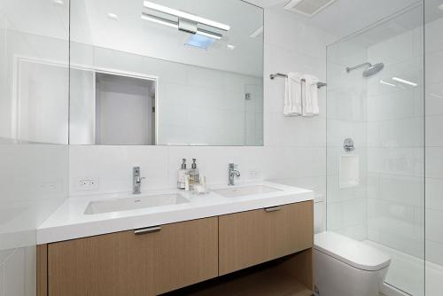 Fasching Haus Unit 390, Luxury Penthouse w/ Exceptional Views, Beautiful Decor, and Natural Light photo 3