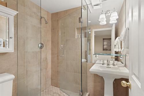 a bathroom with a shower and a sink at Alpenblick 13, Spacious Townhouse with Lots of Great Features, Close to Downtown in Aspen