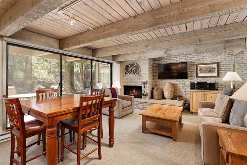 Chateau Eau Claire Unit 8 – Photos 3