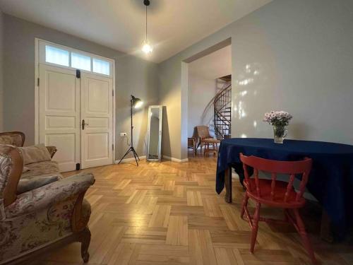 Fotografie z fotogalerie ubytování Saguramo Cozy Villa with Pool & Mountain View v destinaci Saguramo