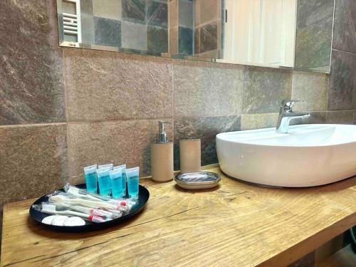 Fotografie z fotogalerie ubytování Saguramo Cozy Villa with Pool & Mountain View v destinaci Saguramo