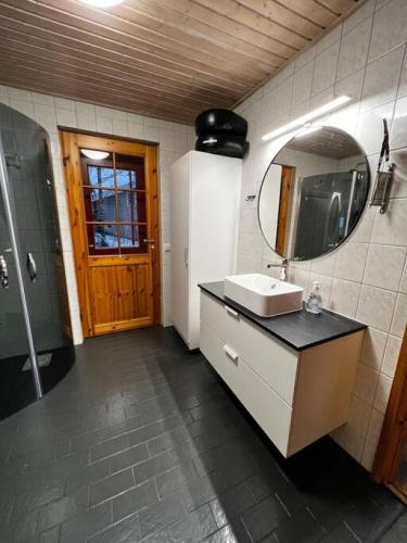 Ένα μπάνιο στο Himostuuli