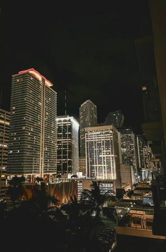 Nespecifikovaný výhled na destinaci Miami nebo výhled na město při pohledu z apartmánu