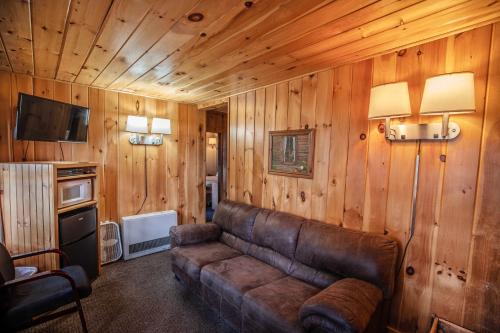 Televisyen dan/atau pusat hiburan di Pemi Cabins