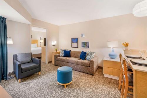 Sonesta ES Suites Charlotte Arrowood Image