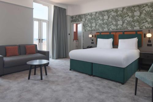 Superior King Room with Sofa Bed and Balcony - Sea View