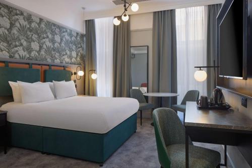 Queen Room - Mobility Access