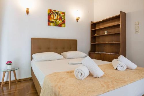 Athens Divas Familia Suite