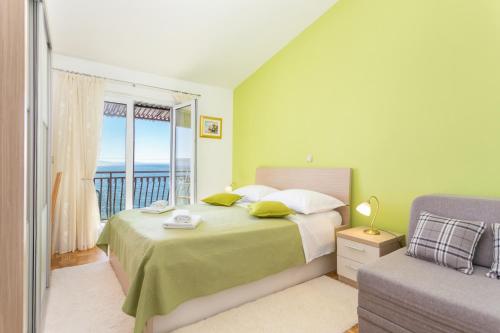 Family friendly seaside apartments Podstrana, Split - 13725
