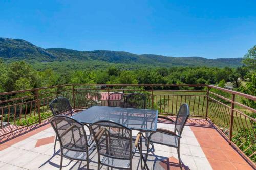 Apartment in Tribalj 33528