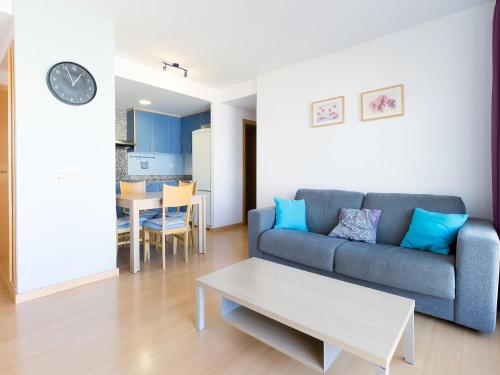Appartement à Roses avec piscine, proche plage et commerces, idéal pour familles