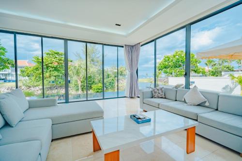 Khu vực ghế ngồi tại Oasis Villa