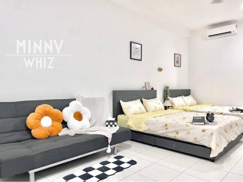 Posezení v ubytování Family Suites Netizen Balcony near MRT #23